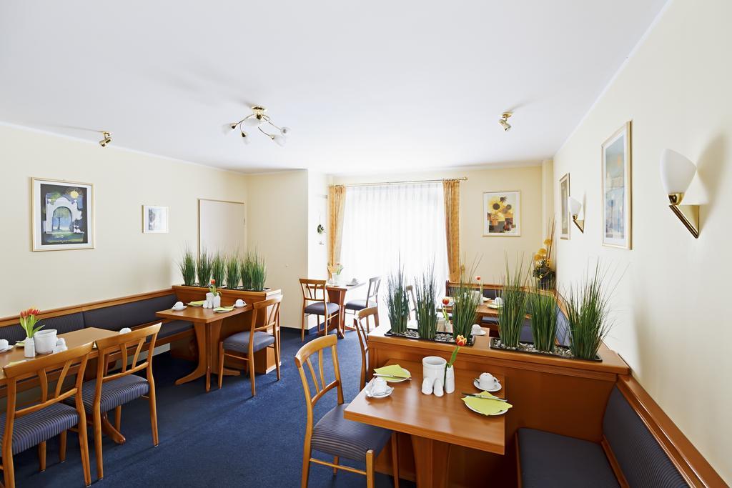 Hotel Blutenburg Munich Exterior photo