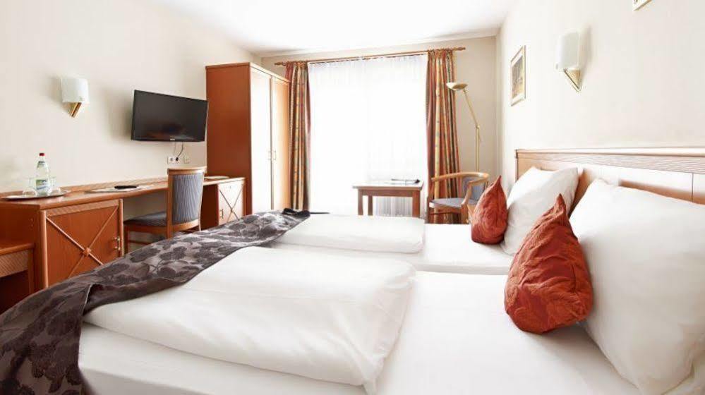 Hotel Blutenburg Munich Exterior photo