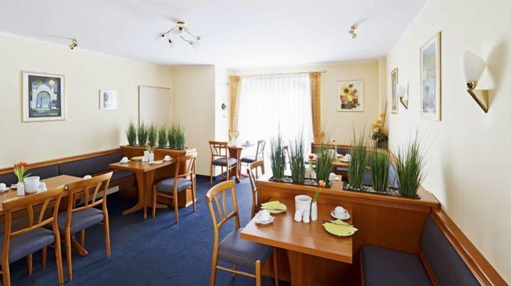 Hotel Blutenburg Munich Exterior photo